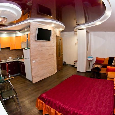 Затишна Квартирка Aparthotel เครเมนชุก ภายนอก รูปภาพ