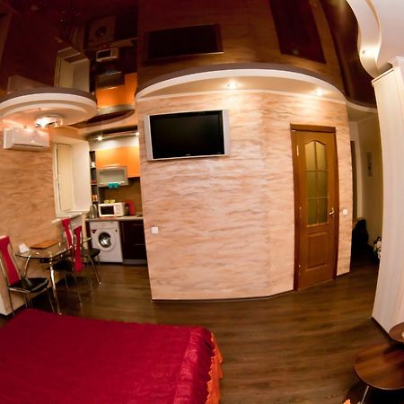Затишна Квартирка Aparthotel เครเมนชุก ภายนอก รูปภาพ