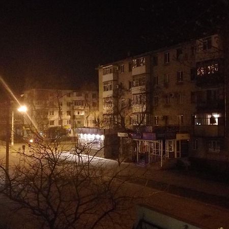 Затишна Квартирка Aparthotel เครเมนชุก ภายนอก รูปภาพ