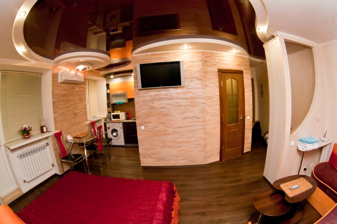 Затишна Квартирка Aparthotel เครเมนชุก ภายนอก รูปภาพ